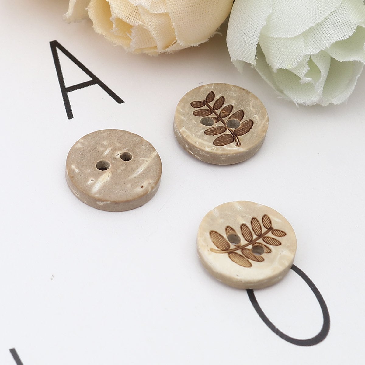 Coconut Wooden Button - 13mm - Leaf Fern Pattern - Wood Buttons - Coconut Wood (0251872)