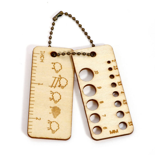 Knitting Needle Gauge - Natural Wood Ruler - Measuring Tool - Rectangle  6.8cm x 3cm (G571663)