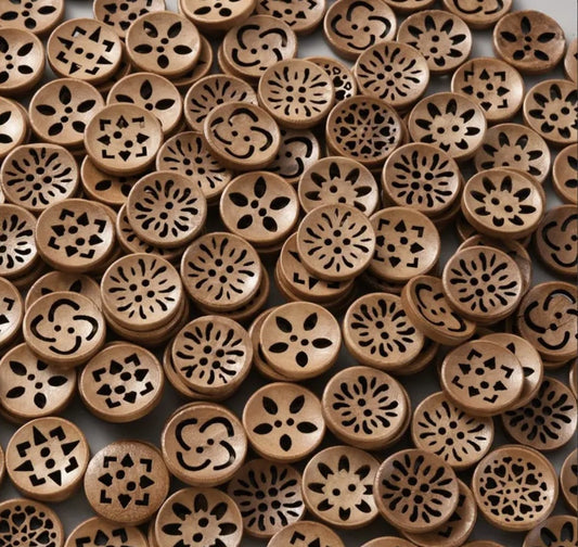 Brown carved wooden buttons - 18mm - Multiple designs - 2 hole - Brown wood button (butt-18mm-carved multi-brown-a)