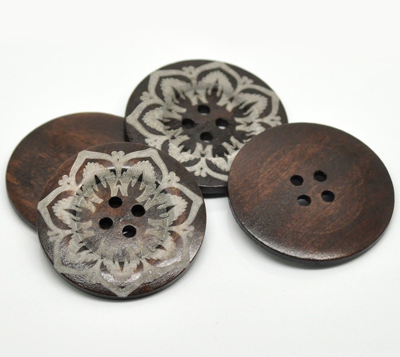 Extra Large Wooden Button - 2 3/8 inch - 6cm - Wood Buttons - Decorative Flower  (19218)